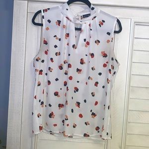 Women’s sleeveless blouse Size L